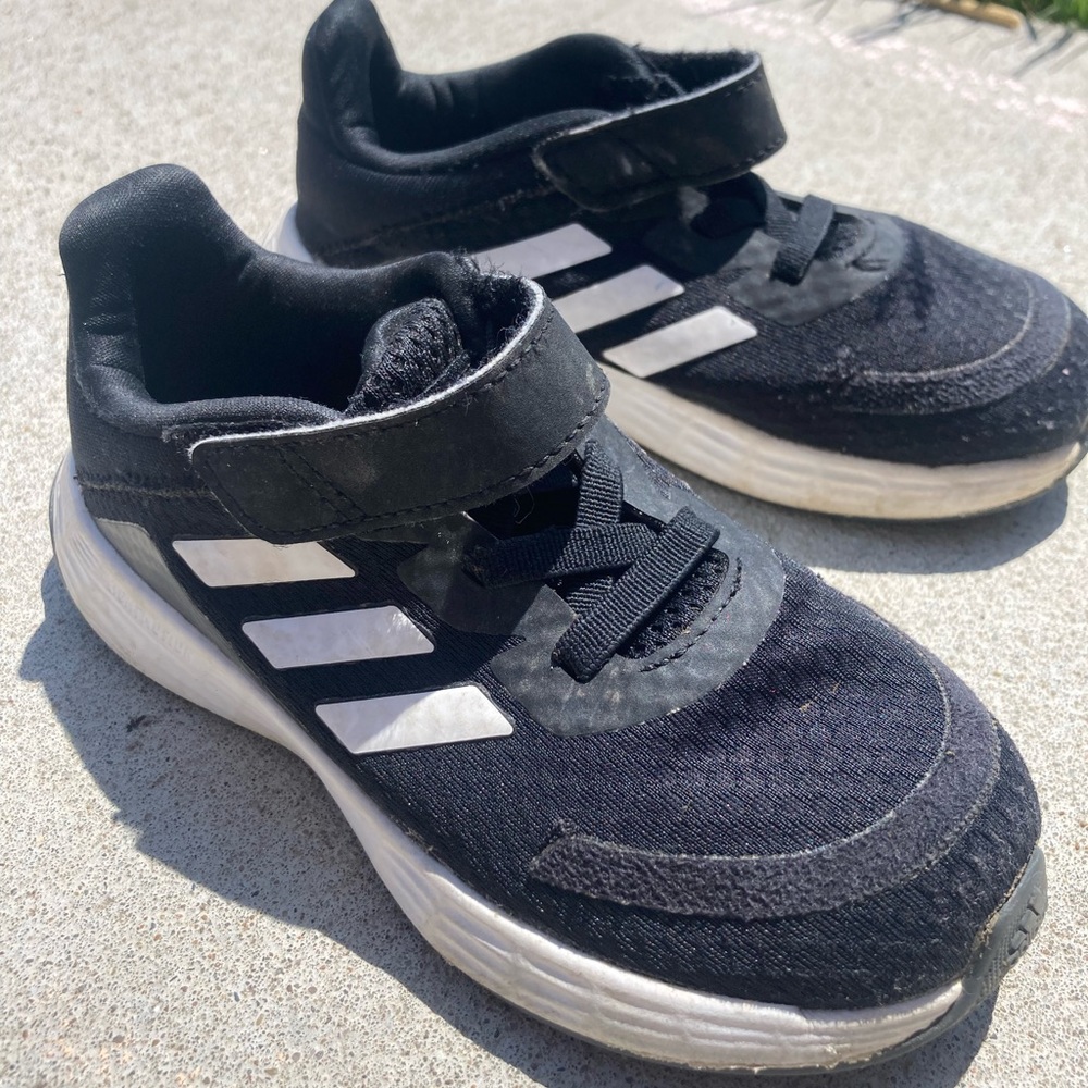 Adidas kids 10k black tennis shoes